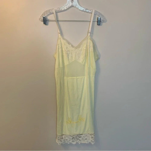 Vintage Primstyle Yellow Embroidered Chemise Lace - Picture 1 of 8